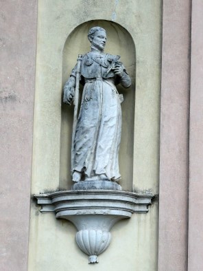 성 프란치스코 하비에르_photo by Syrio_on the facade of the Church of Santi Vito Modesto e Crescenzia in Bassano del Grappa_Italy.jpg